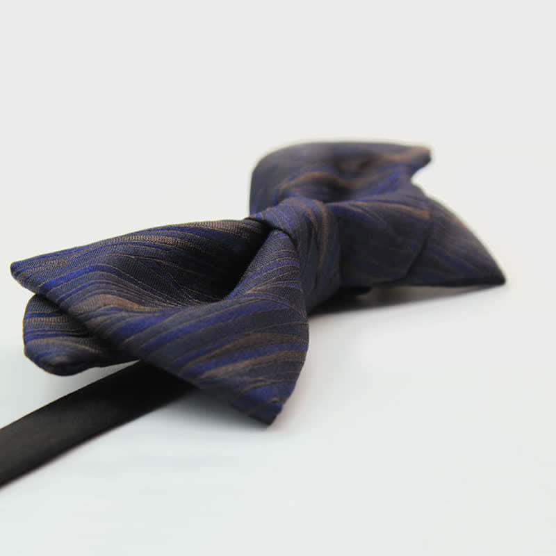 Nœud papillon bleu foncé en jacquard à rayures subtiles pour homme