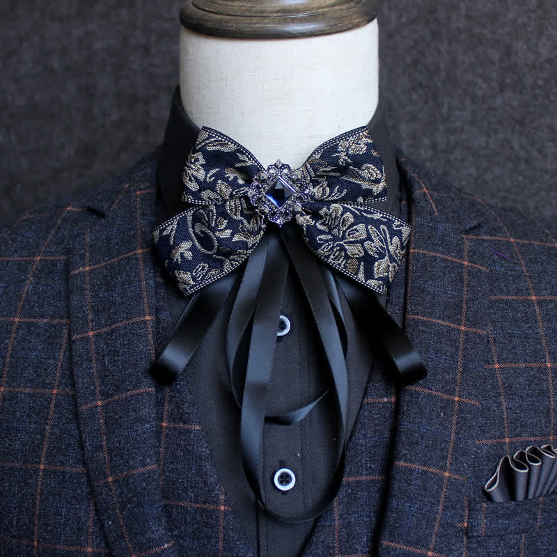 Nœud papillon classique à pompons et ruban de style britannique