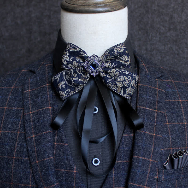 Nœud papillon classique à pompons et ruban de style britannique