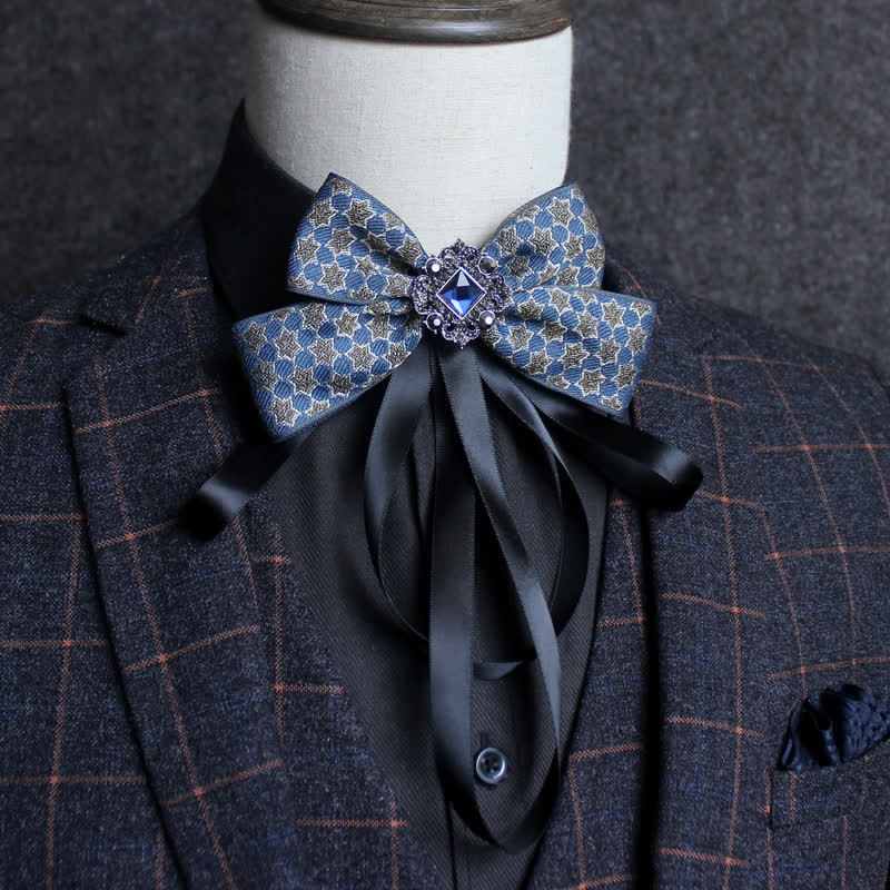 Nœud papillon classique à pompons et ruban de style britannique