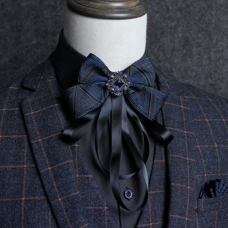 Nœud papillon classique à pompons et ruban de style britannique