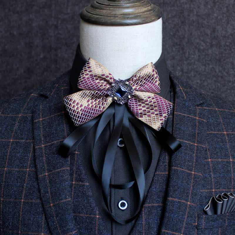 Nœud papillon classique à pompons et ruban de style britannique