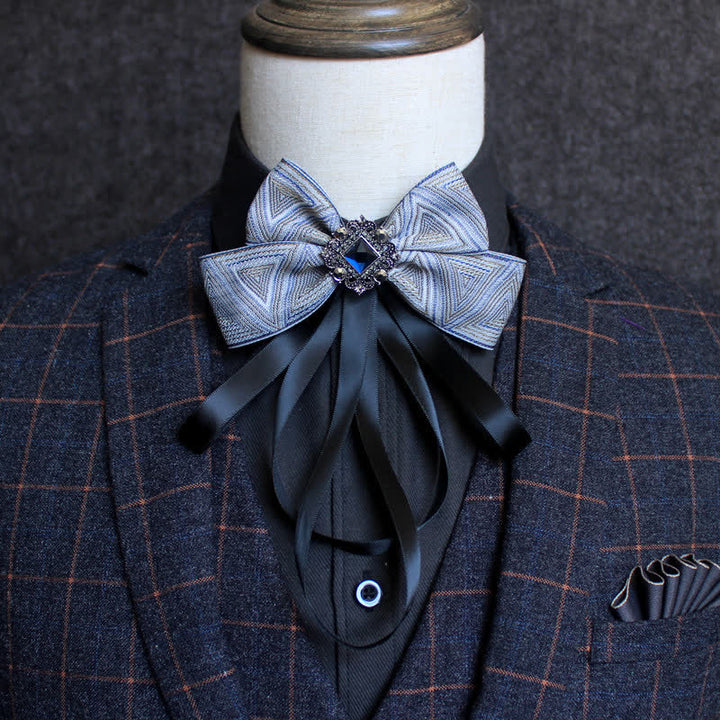 Nœud papillon classique à pompons et ruban de style britannique