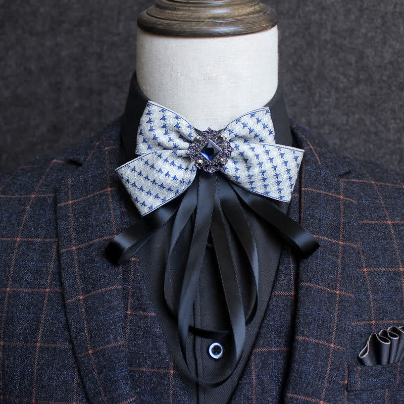 Nœud papillon classique à pompons et ruban de style britannique