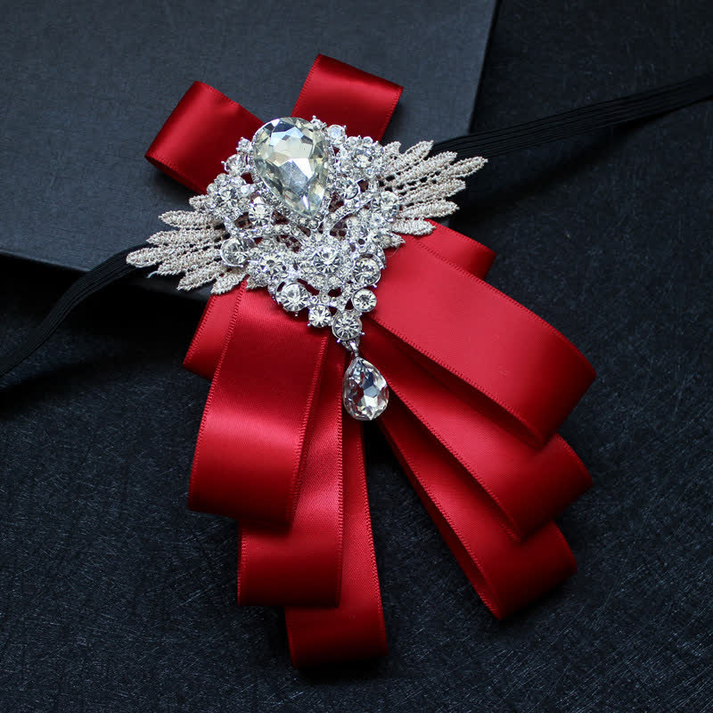 Nœud papillon rétro en cristal et strass