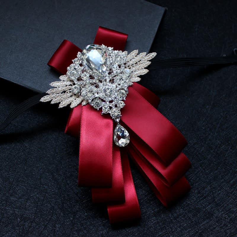 Nœud papillon rétro en cristal et strass