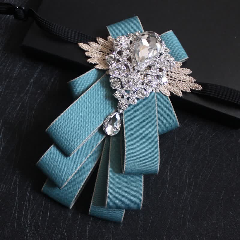 Nœud papillon rétro en cristal et strass