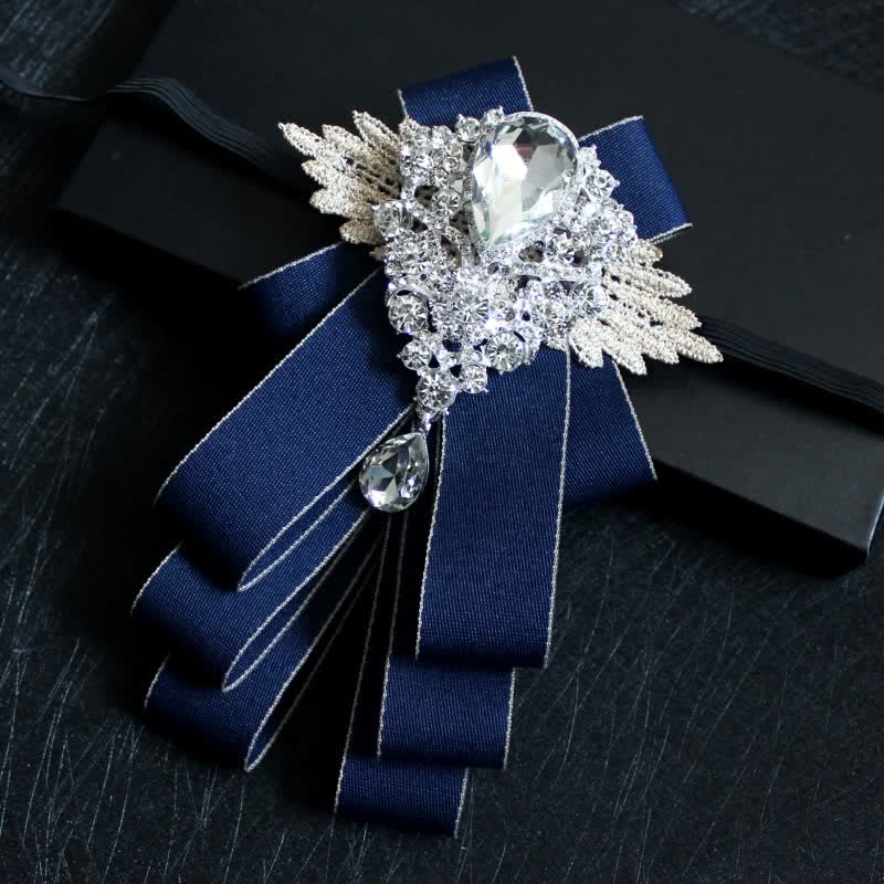 Nœud papillon rétro en cristal et strass