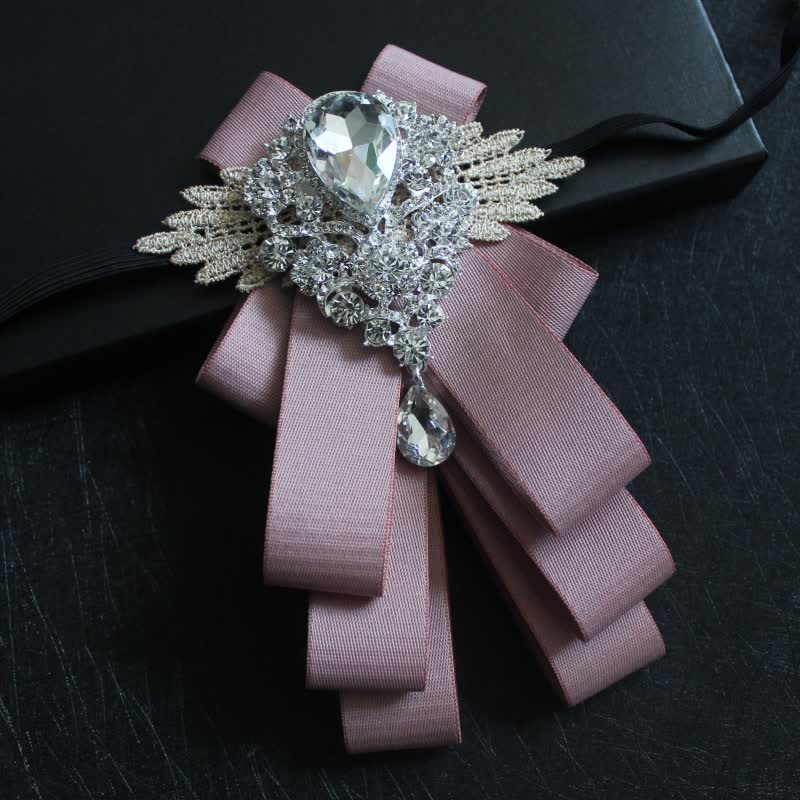 Nœud papillon rétro en cristal et strass