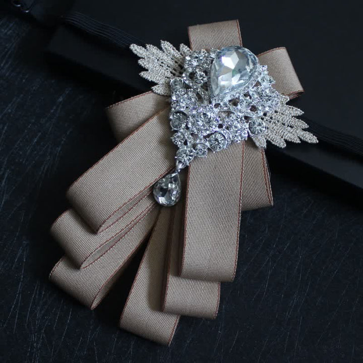 Nœud papillon rétro en cristal et strass