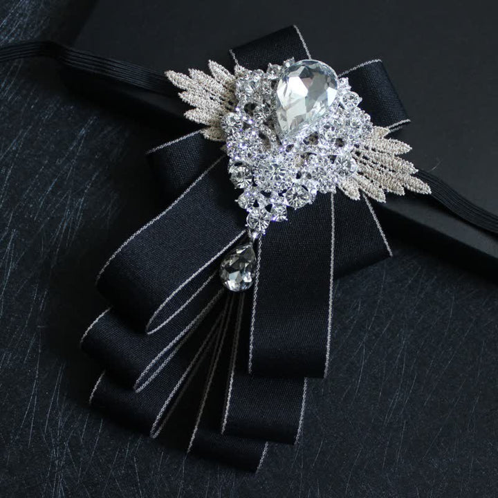 Nœud papillon rétro en cristal et strass