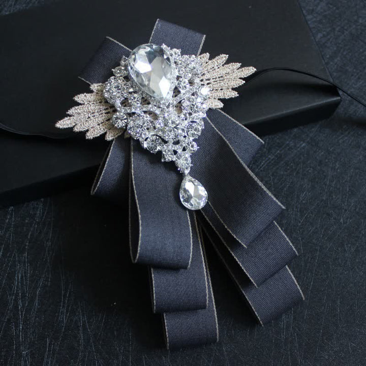 Nœud papillon rétro en cristal et strass