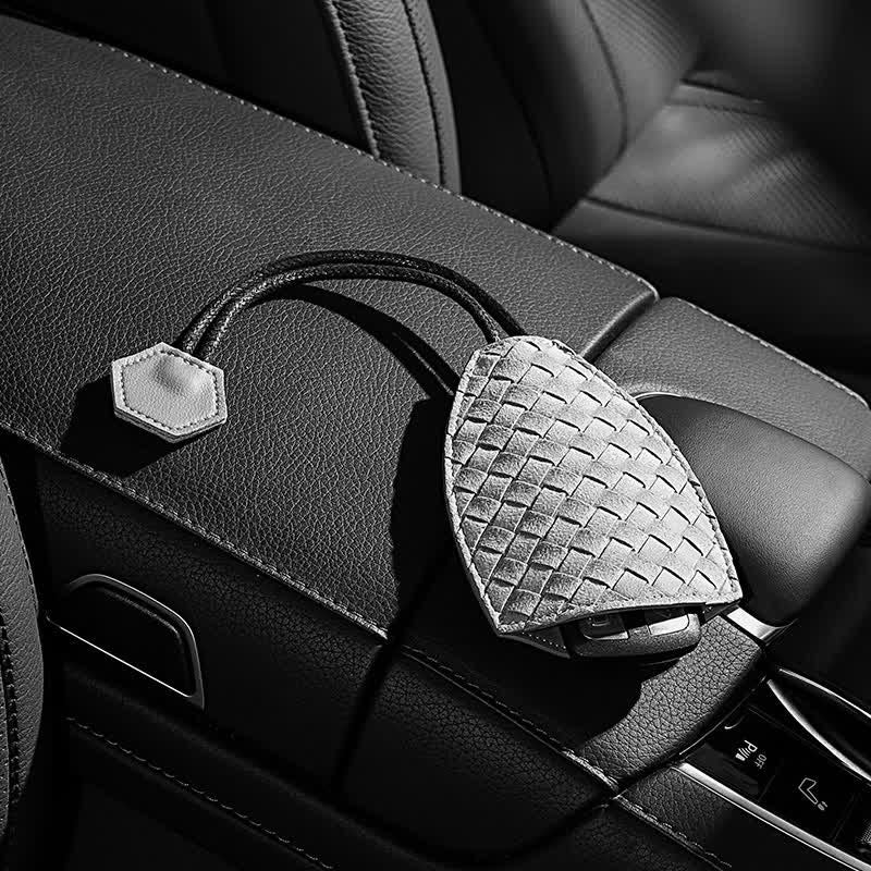Étui à clés de voiture en cuir à tissage moderne - image 1