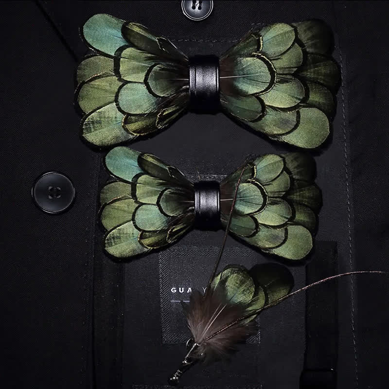 Nœud papillon classique en plumes vert olive foncé pour enfant avec épingle à revers