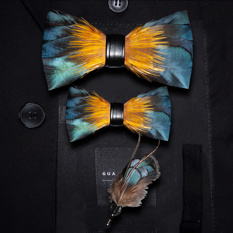 Nœud papillon vert forêt et jaune en plumes de martin-pêcheur pour enfant avec épingle à revers
