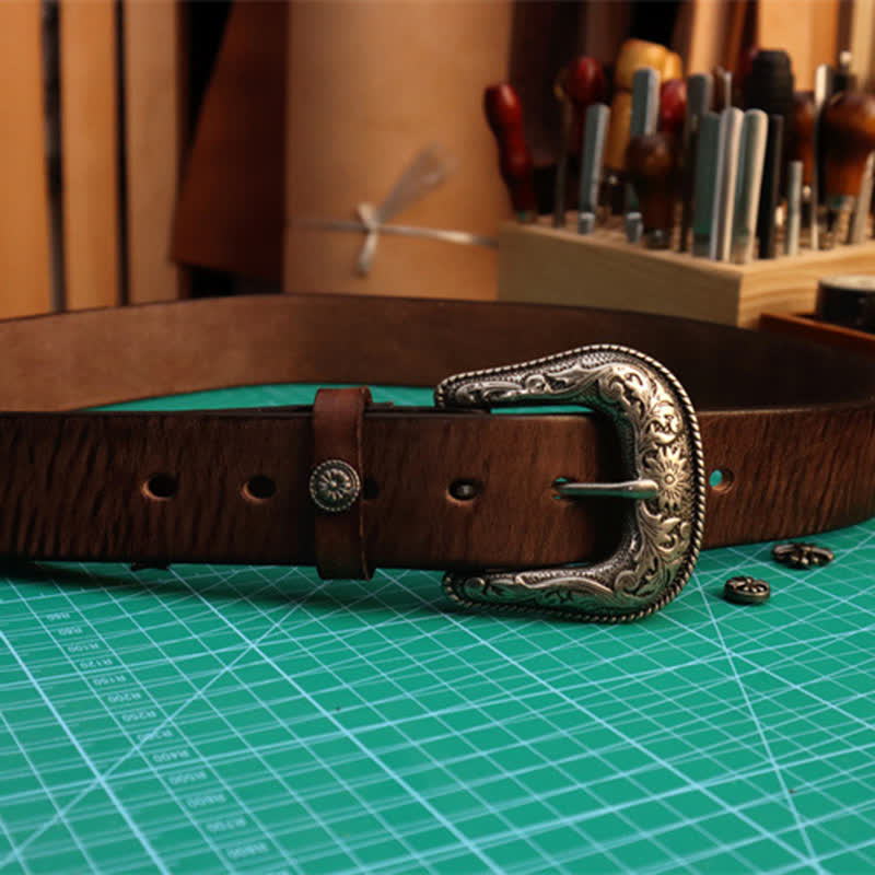 Ceinture en cuir à boucle élégante avec motif de fleur sculptée pour homme