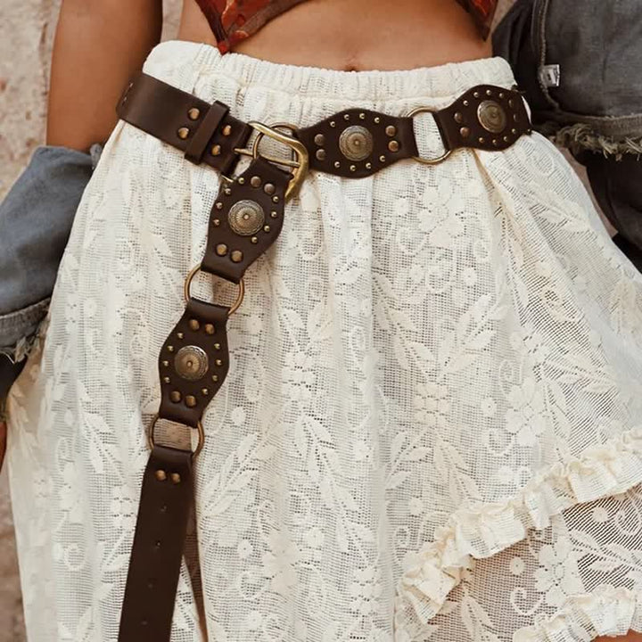 Ceinture en cuir intemporelle à rivets conchos ajourés pour femme