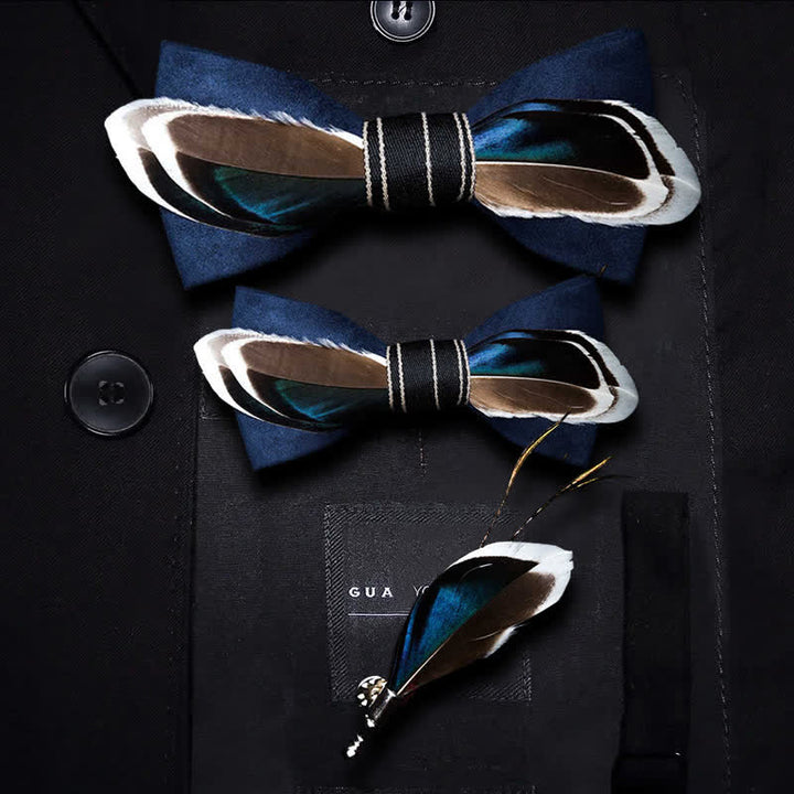 Nœud papillon vintage en plumes bleu marine et marron avec épingle à revers