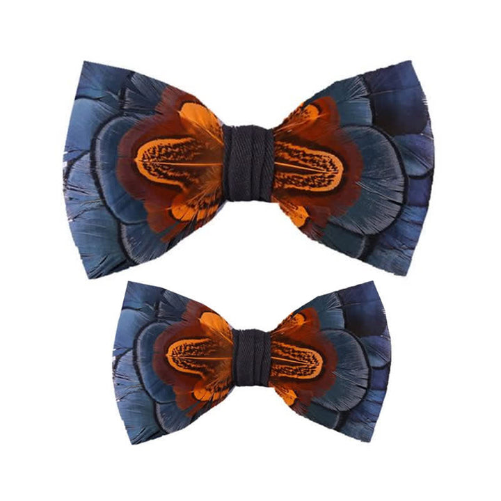 Nœud papillon à plumes bleu marine et rouille avec épingle à revers