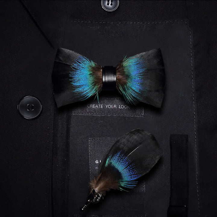 Nœud papillon polyvalent en plumes noir et bleu avec épingle à revers - Enfant - image 3