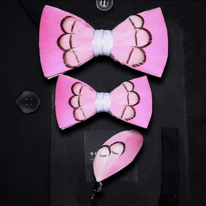 Noeud papillon en plumes roses puissantes avec épingle à revers