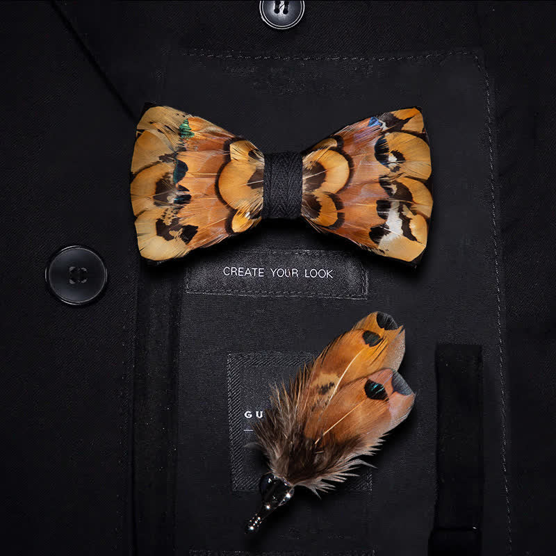 Nœud papillon en plumes de faisan beige et doré avec épingle à revers - Enfant - image 4