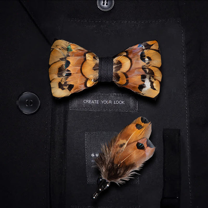 Nœud papillon en plumes de faisan beige et doré avec épingle à revers - Enfant - image 4