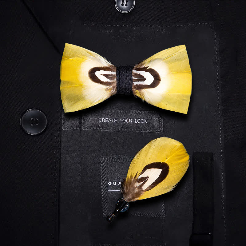 Nœud papillon en plumes de perroquet jaune avec épingle à revers - Enfant - image 4