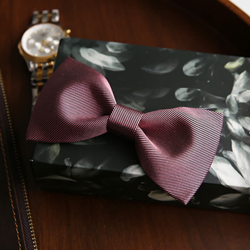 Nœud papillon en soie sergée rose pour homme