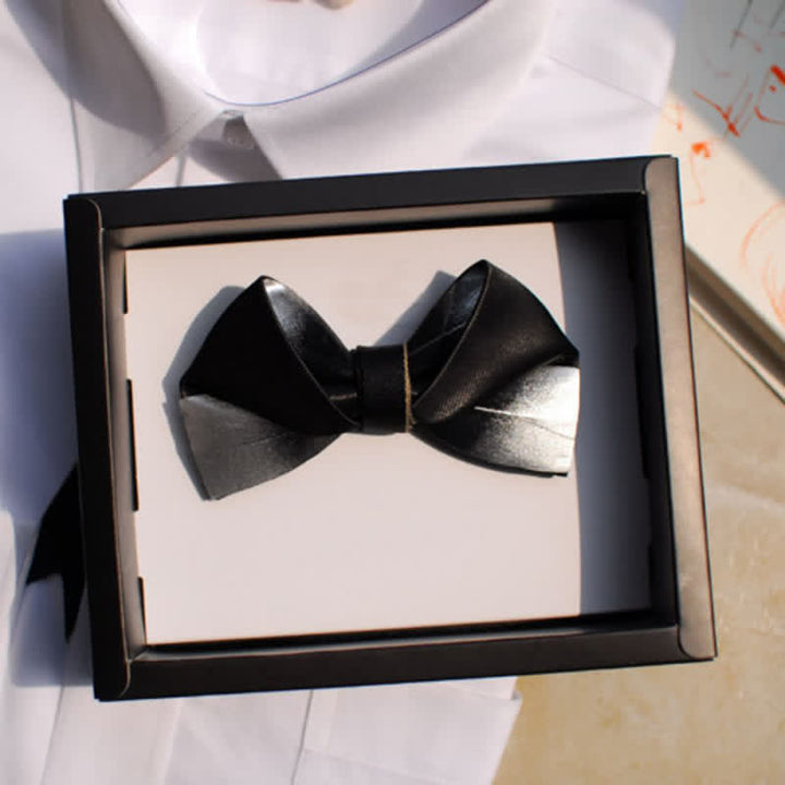 Nœud papillon pour homme à motif de plumes dégradées noires et blanches