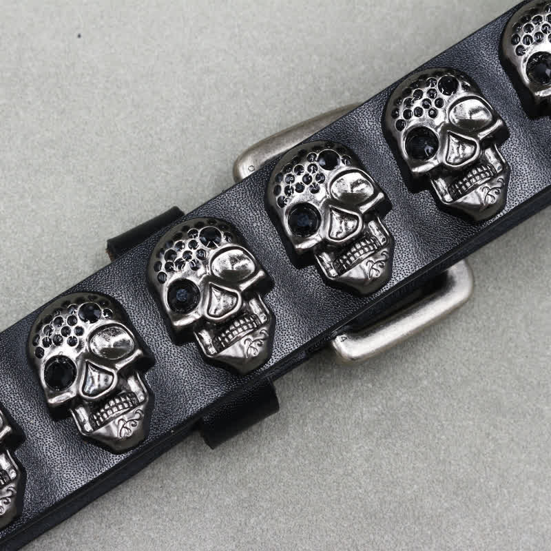 Ceinture en cuir à double ardillon avec rivets et têtes de mort pour motard