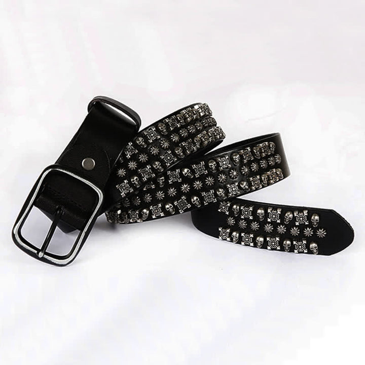 Ceinture en cuir à trois rangées de clous avec têtes de mort et os croisés