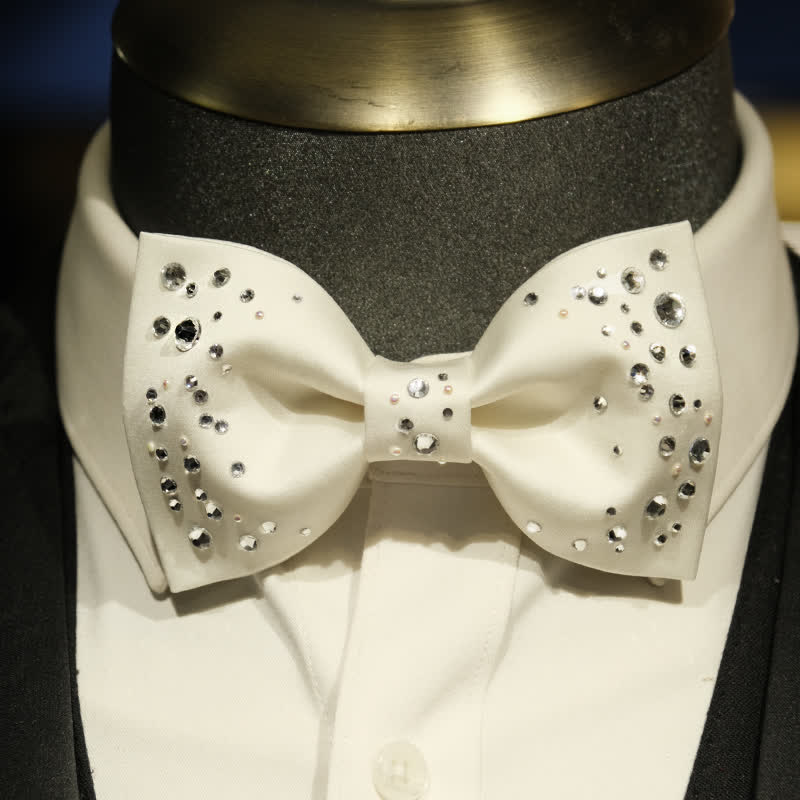 Nœud papillon pour homme avec galaxie étoilée et strass scintillants