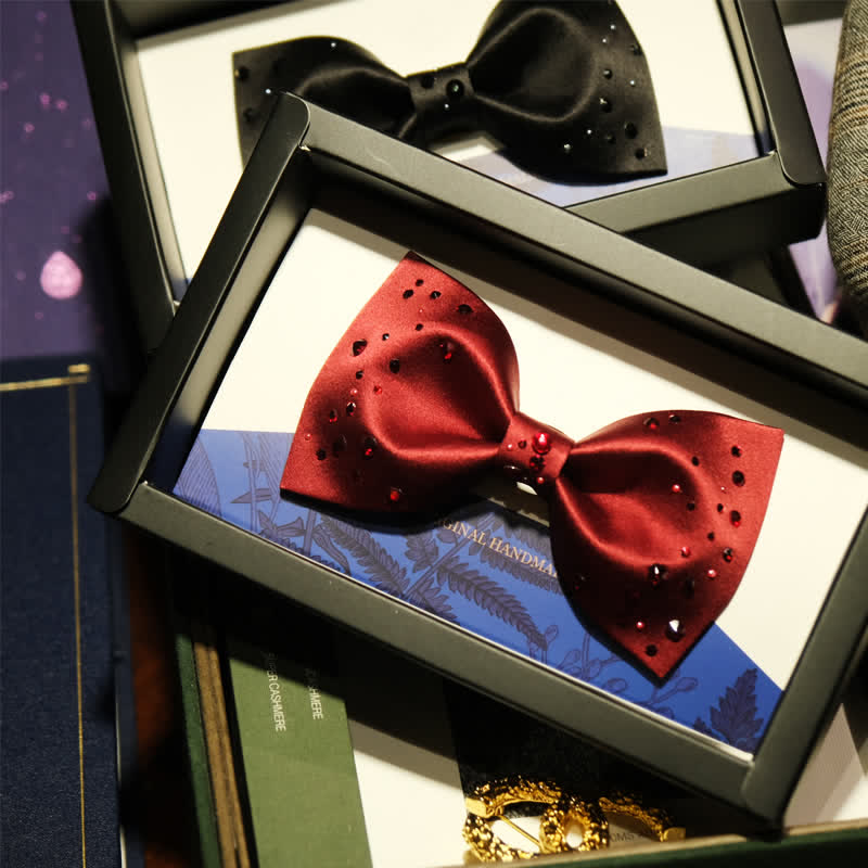 Nœud papillon pour homme avec galaxie étoilée et strass scintillants