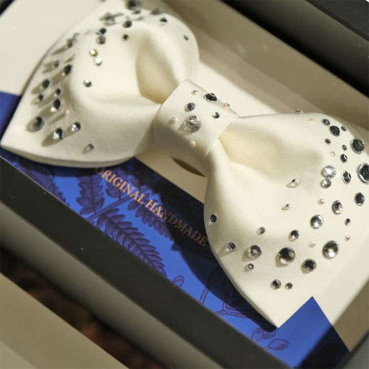 Nœud papillon pour homme avec galaxie étoilée et strass scintillants