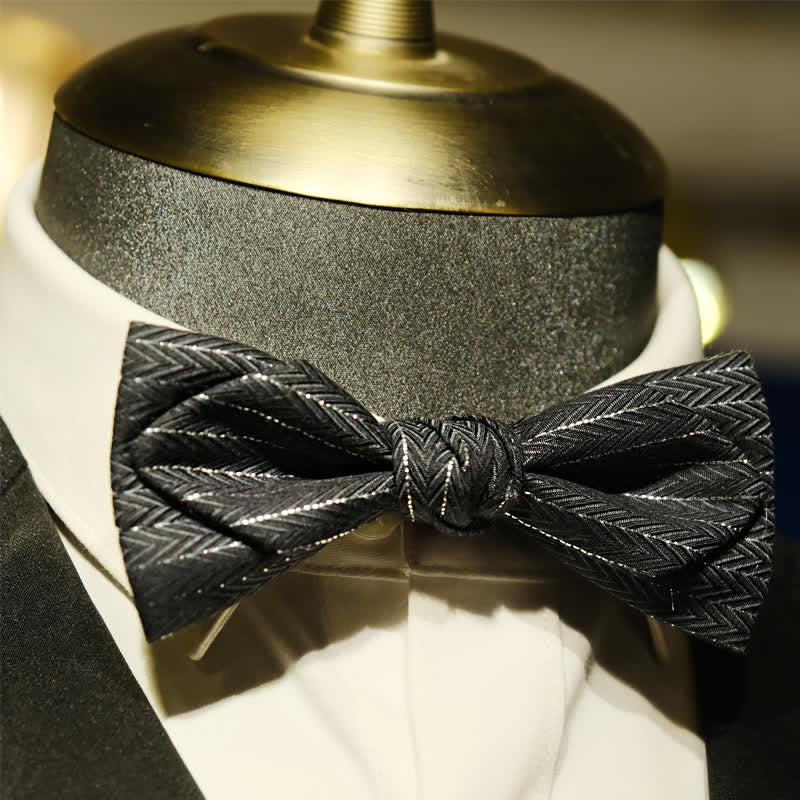 Nœud papillon à chevrons rayé gris foncé pour homme