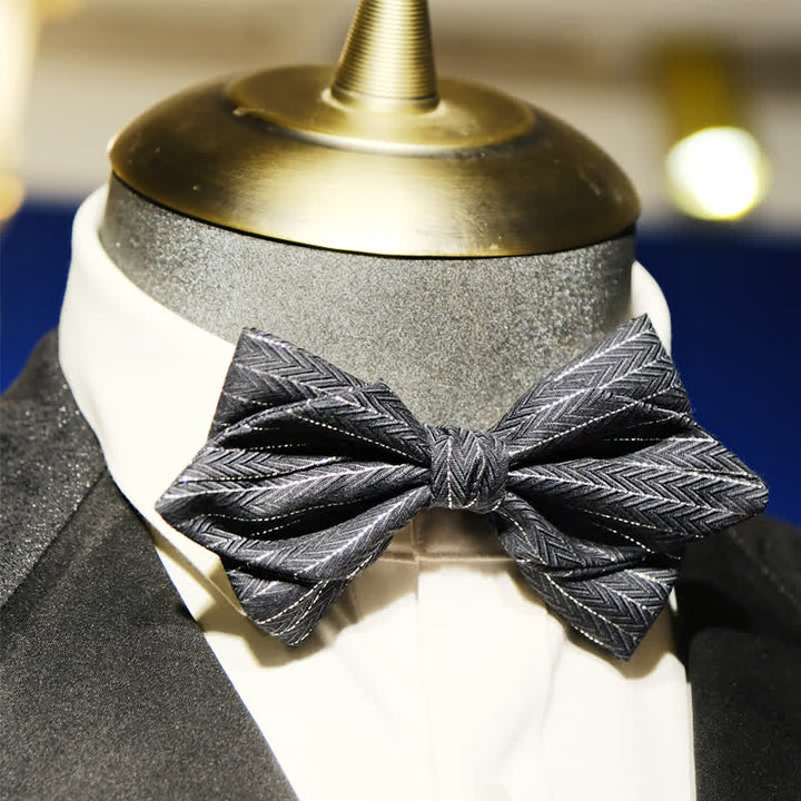 Nœud papillon à chevrons rayé gris foncé pour homme
