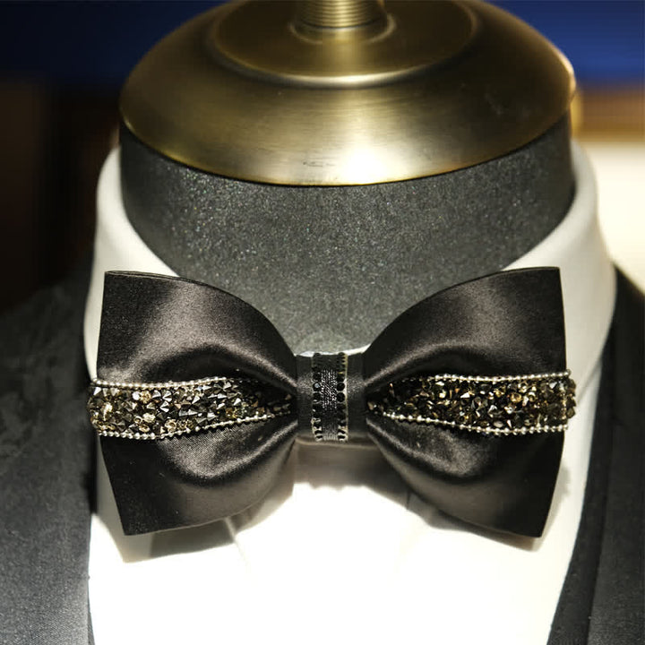 Nœud papillon pour homme avec strass noirs et motif Sea Of Stars