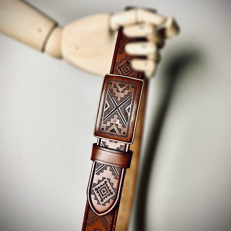 Ceinture en cuir à boucle carrée avec motif diamant gravé