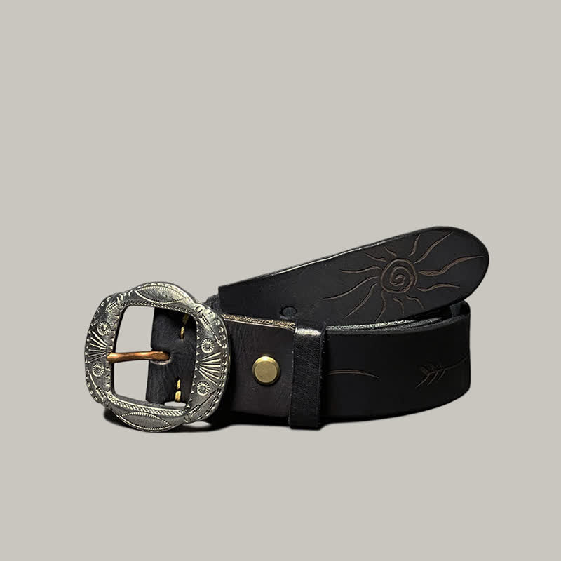 Ceinture en cuir avec boucle argentée et motif soleil rétro en relief