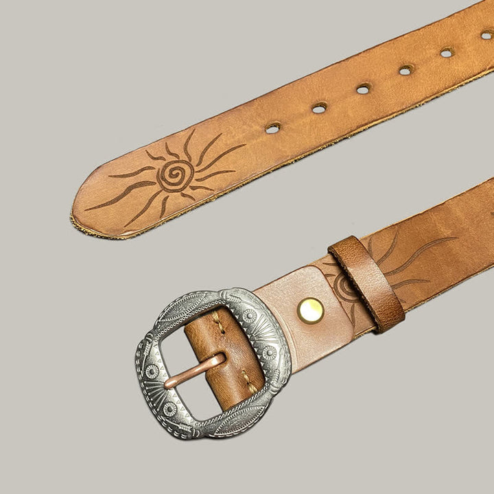 Ceinture en cuir avec boucle argentée et motif soleil rétro en relief