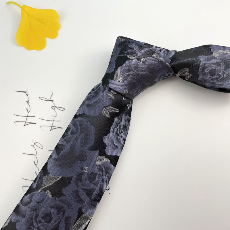 Cravate décontractée à motif floral rose pour homme