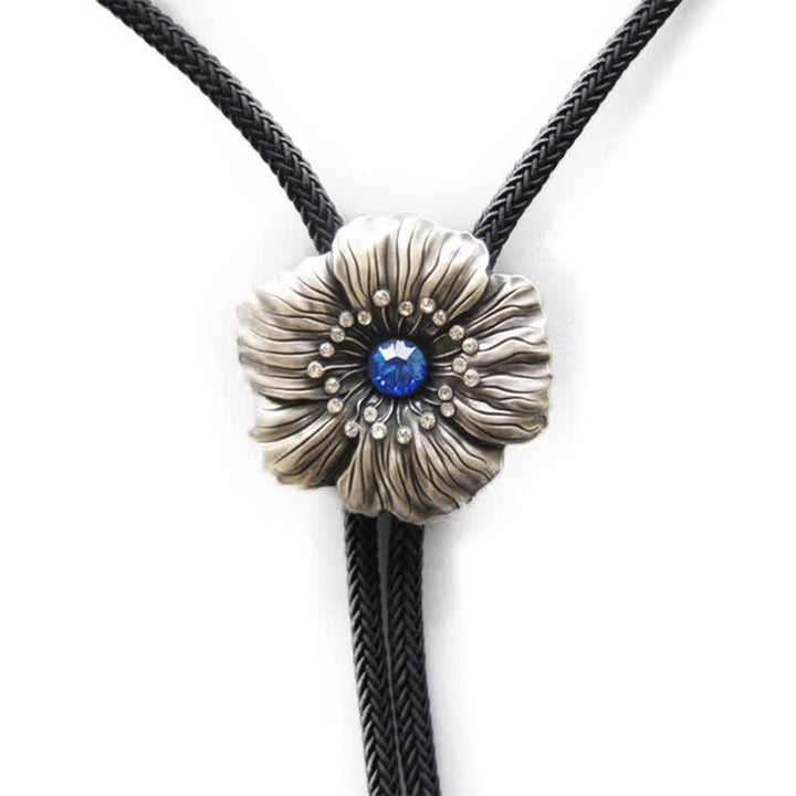 Cravate bolo en forme de fleur avec strass en faux cristal bleu