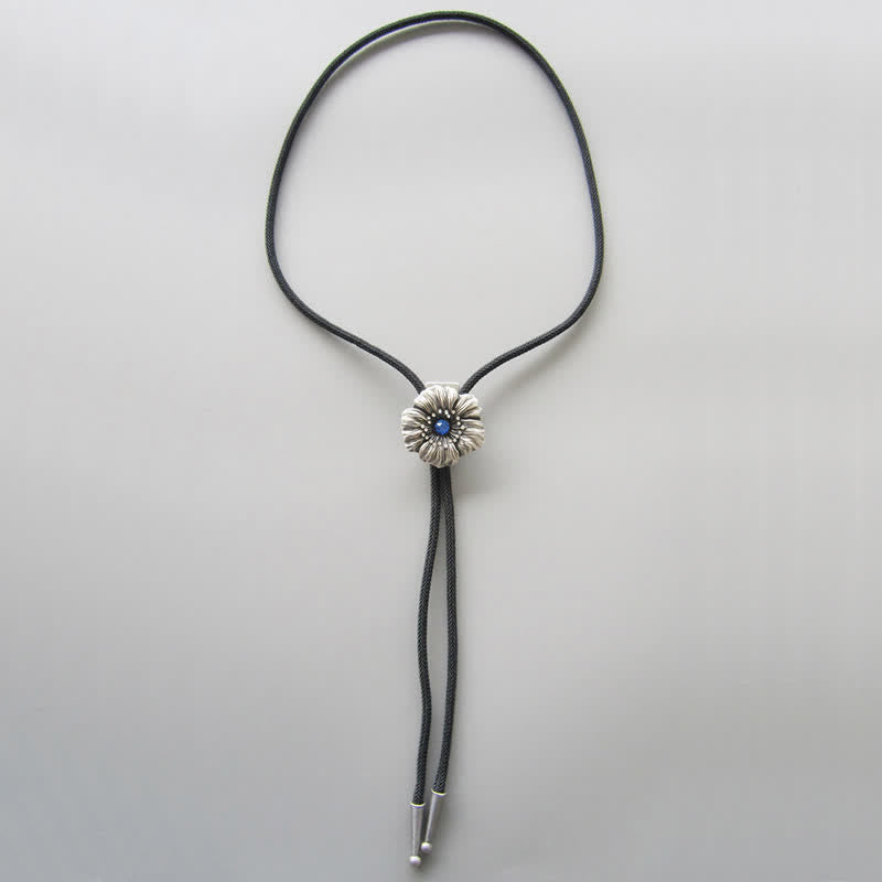 Cravate bolo en forme de fleur avec strass en faux cristal bleu