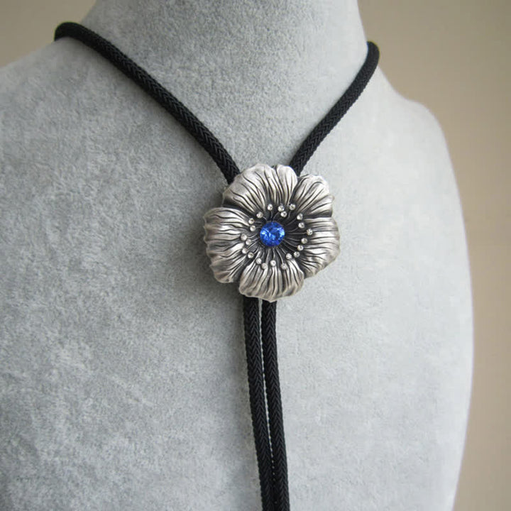 Cravate bolo en forme de fleur avec strass en faux cristal bleu