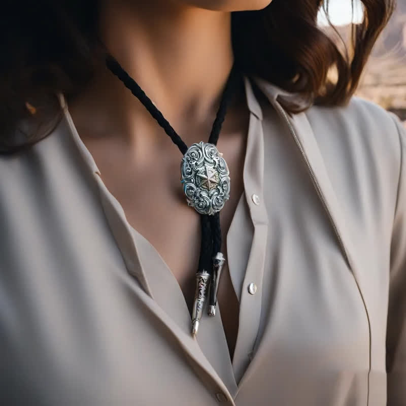 Cravate bolo sculptée en étoile d'argent de l'ouest du Texas