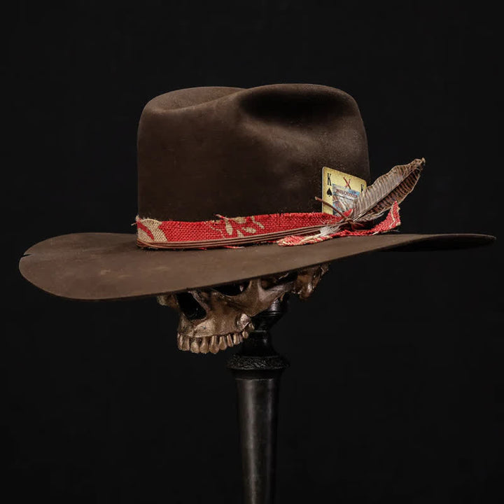 Chapeau de cowboy en laine marron foncé King Card en tissu rouge