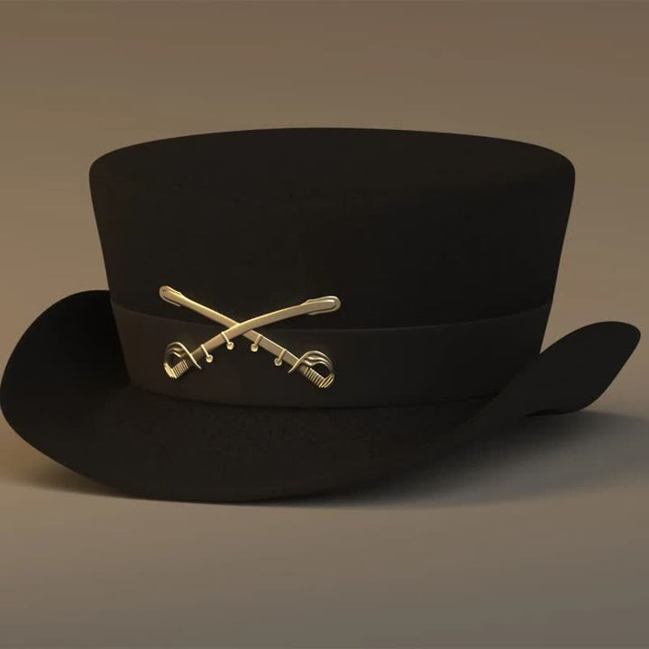 Chapeau de cowboy en laine à dessus plat avec décor de cavalerie dorée