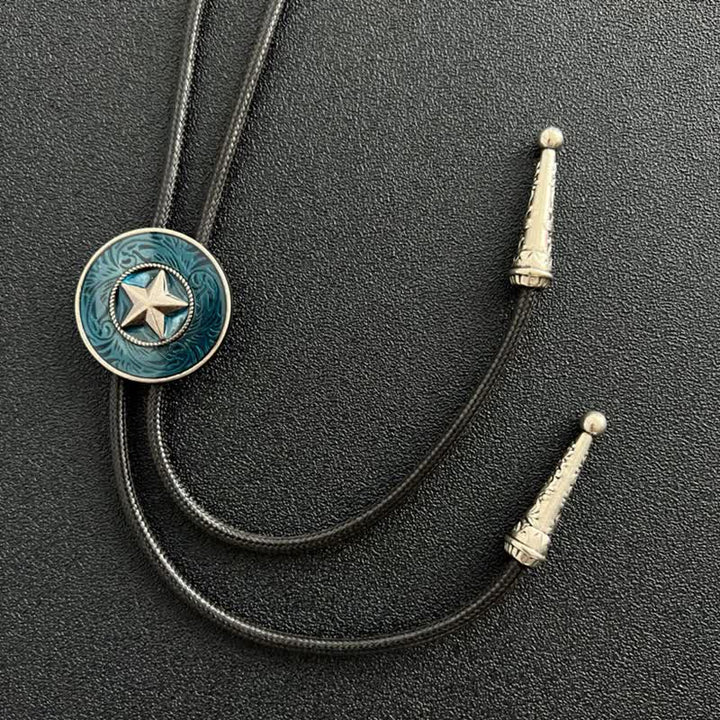 Cravate bolo élégante en émail bleu avec étoile à cinq branches