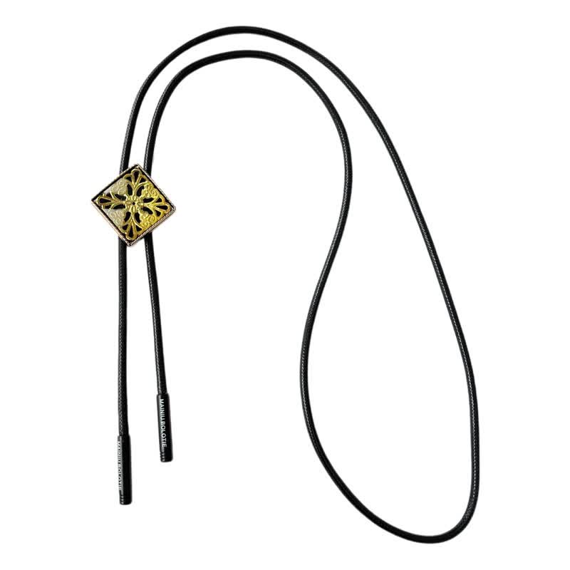 Cravate bolo en forme de diamant à motif de fleurs dorées